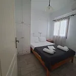 Apartman Avra & *