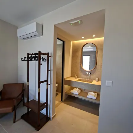 Apartment Avra & *