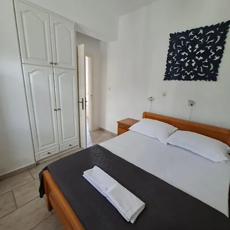 Apartment Avra & Fry