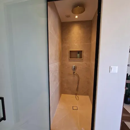 Apartment Avra &