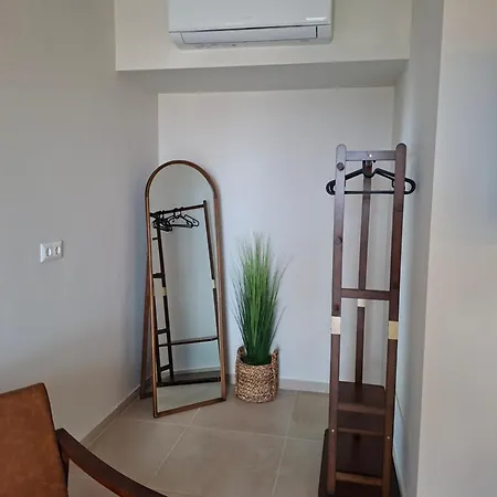 Apartment Avra &